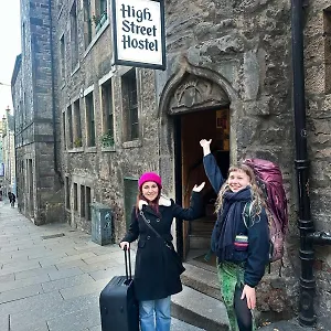  Hostal High Street