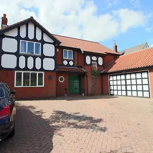 Chartwell Grove Guest house