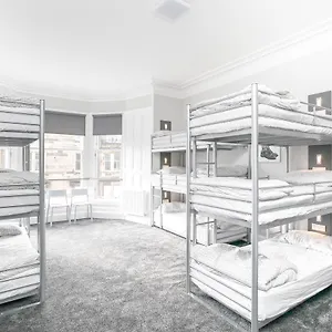  Hostal West End